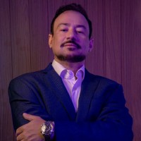 Retrato do cofundador Wanderley Abreu Jr.